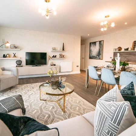 Seven Living Ashford - Modern And Spacious Apartments Exteriör bild