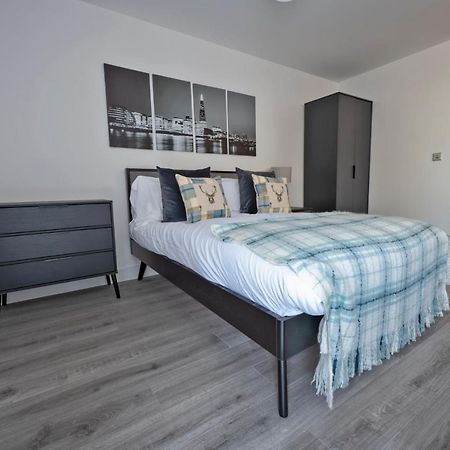 Seven Living Ashford - Modern And Spacious Apartments Exteriör bild