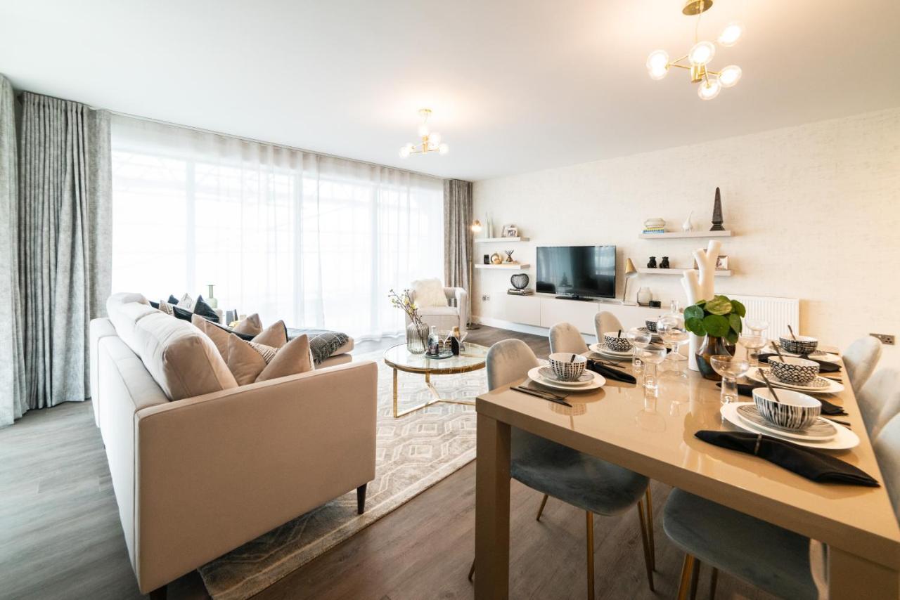 Seven Living Ashford - Modern And Spacious Apartments Exteriör bild