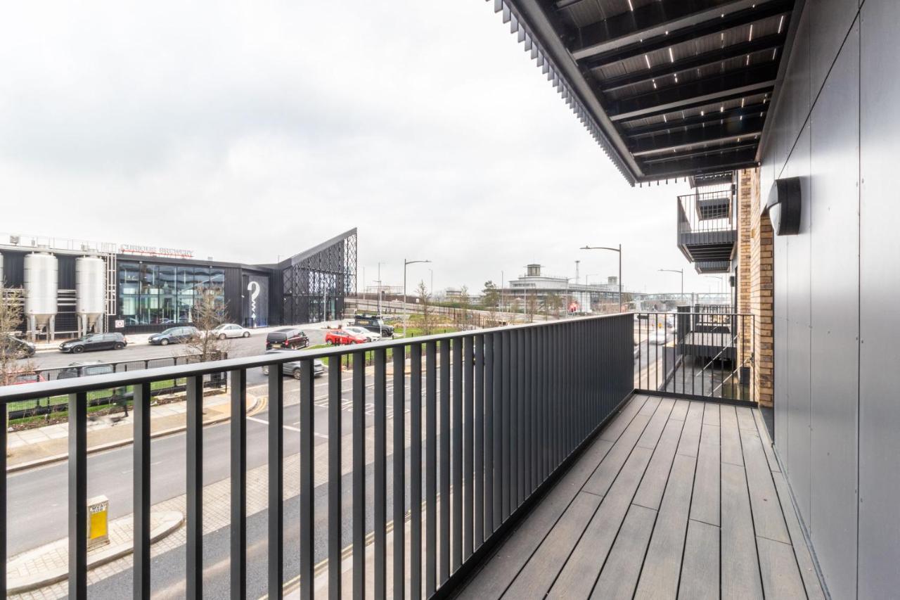 Seven Living Ashford - Modern And Spacious Apartments Exteriör bild