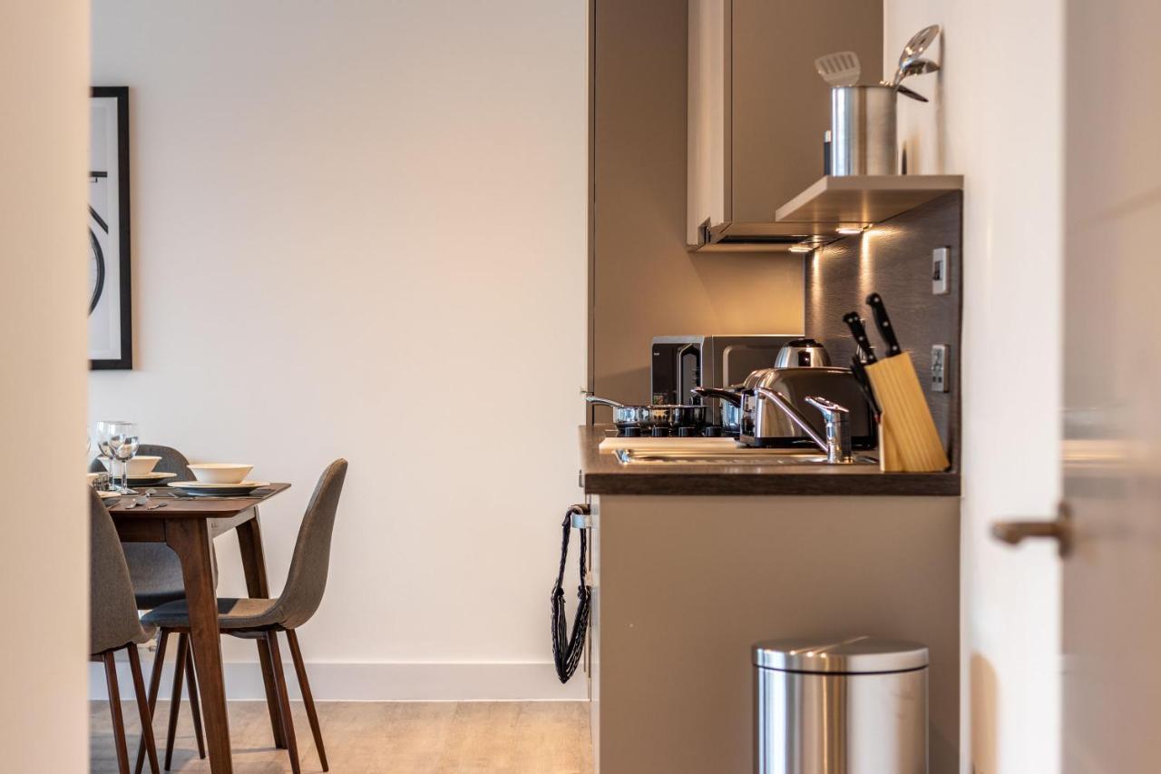 Seven Living Ashford - Modern And Spacious Apartments Exteriör bild