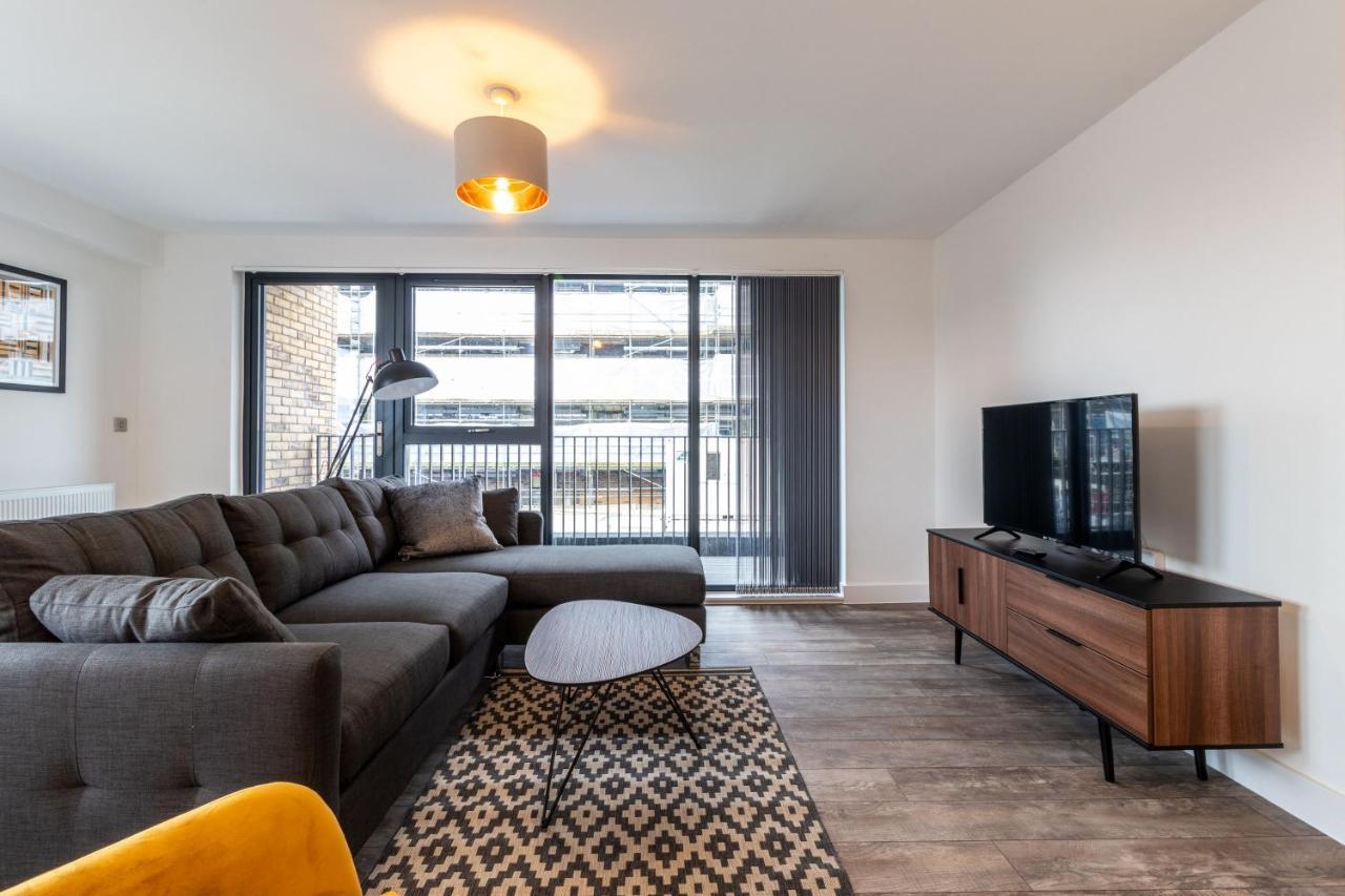 Seven Living Ashford - Modern And Spacious Apartments Exteriör bild