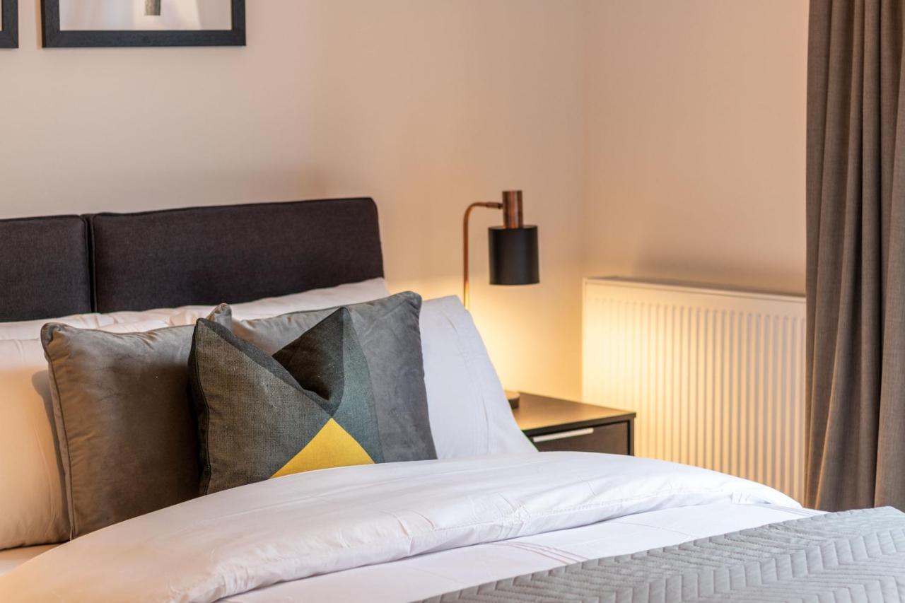 Seven Living Ashford - Modern And Spacious Apartments Exteriör bild