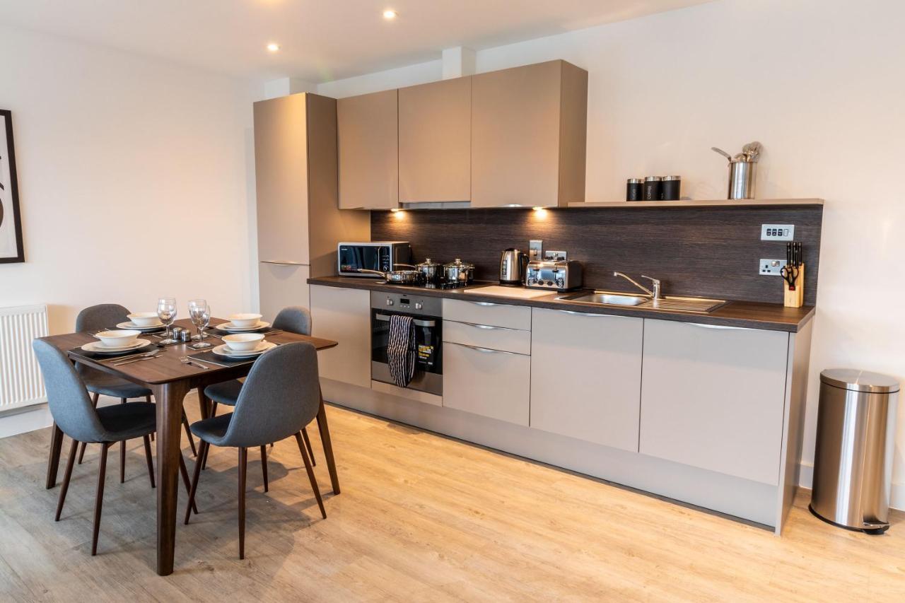 Seven Living Ashford - Modern And Spacious Apartments Exteriör bild