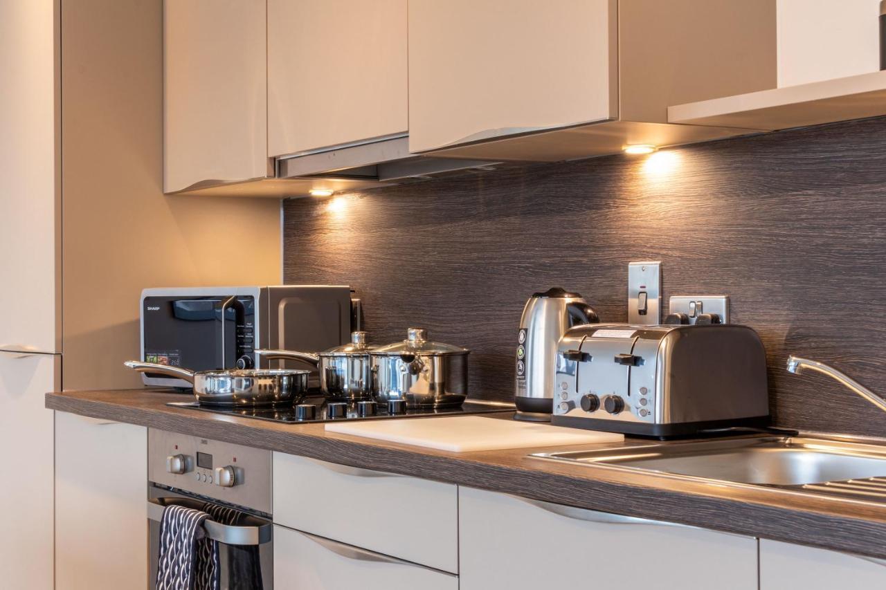 Seven Living Ashford - Modern And Spacious Apartments Exteriör bild