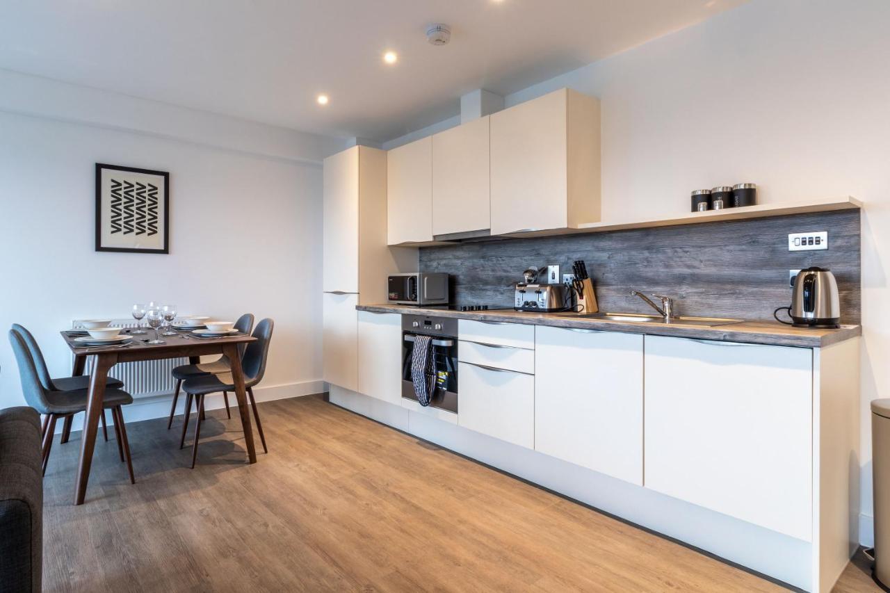 Seven Living Ashford - Modern And Spacious Apartments Exteriör bild