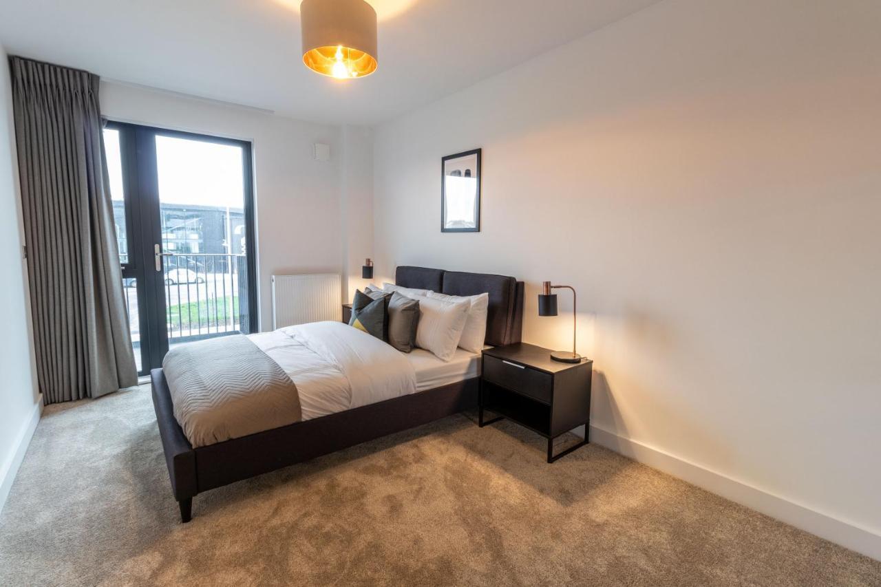 Seven Living Ashford - Modern And Spacious Apartments Exteriör bild