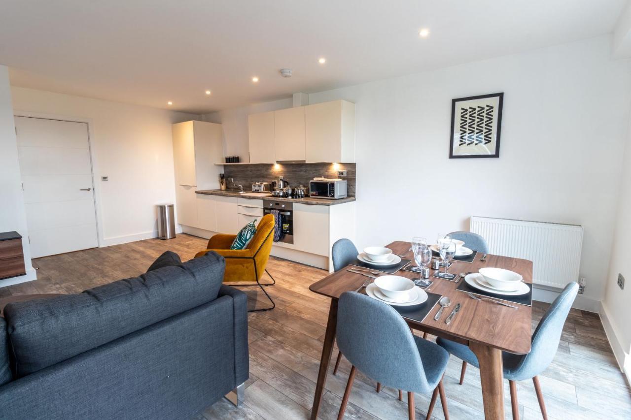 Seven Living Ashford - Modern And Spacious Apartments Exteriör bild