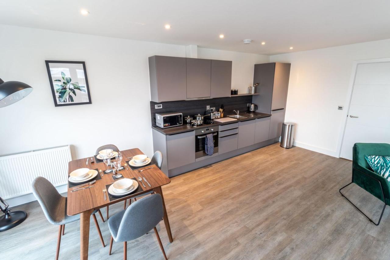 Seven Living Ashford - Modern And Spacious Apartments Exteriör bild