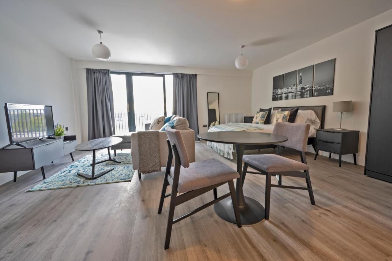 Seven Living Ashford - Modern And Spacious Apartments Exteriör bild