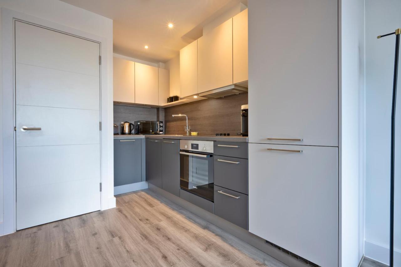 Seven Living Ashford - Modern And Spacious Apartments Exteriör bild